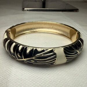 Vintage From Hawaii Gold White Black Bangle Bracelet Retractable